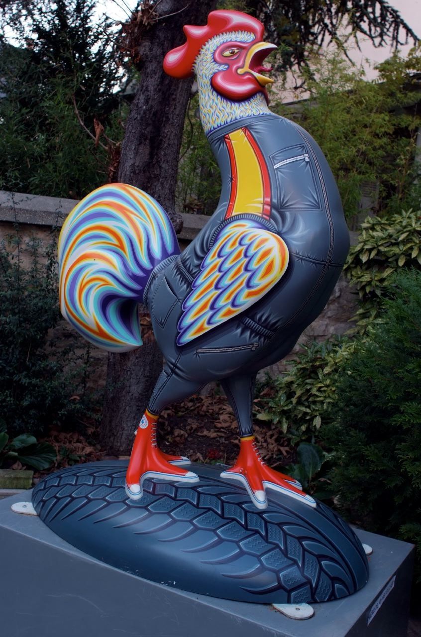 Freddo Sacaro Freddo SACARO

轮胎之王, 2003

纪念性雕塑，由《牛群》的创作者创作，树脂和玻璃纤维材质，高度：200厘米左右，&hellip;