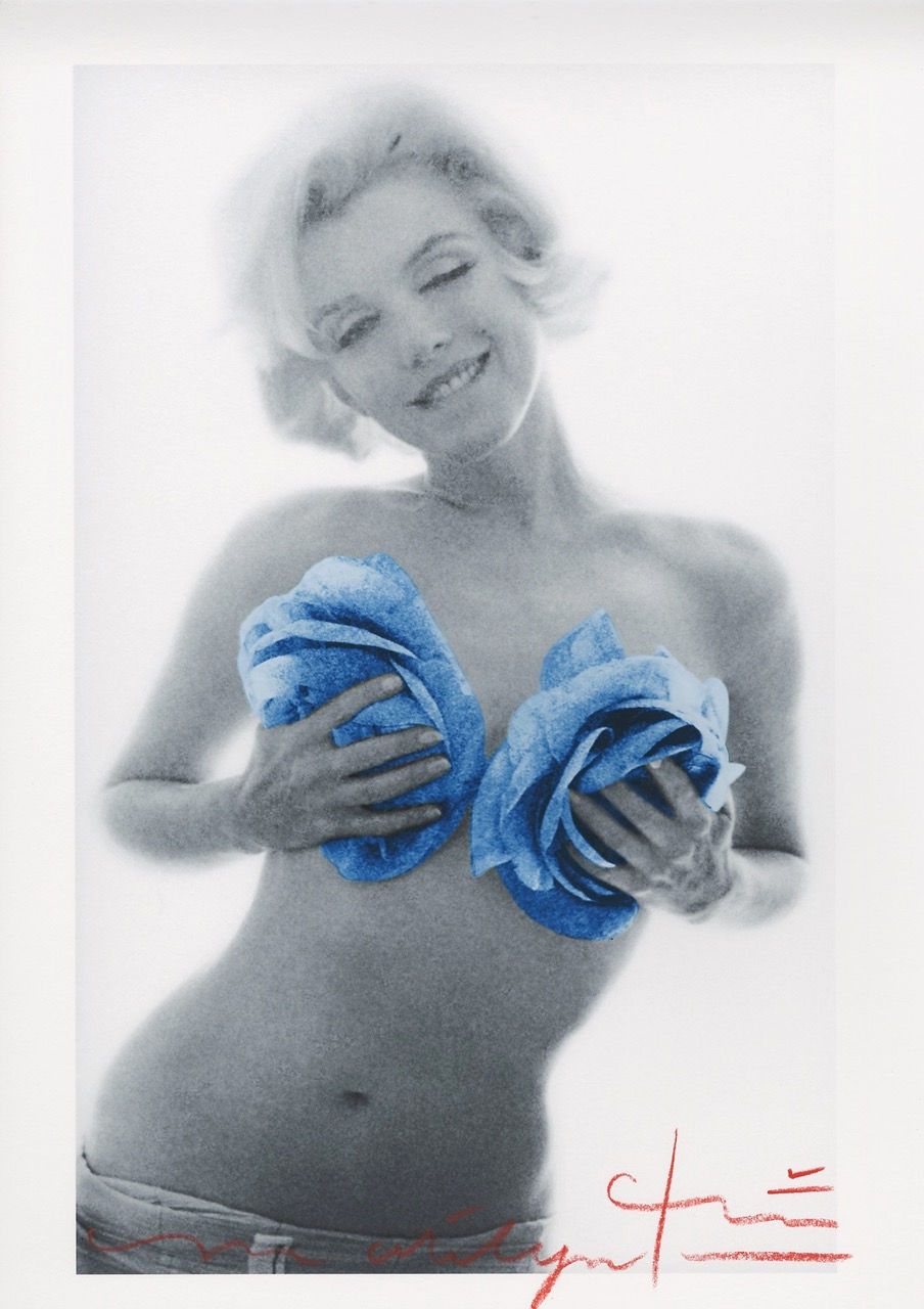 Bert STERN Bert Stern

Marilyn blue wink roses, 2012

 

 Tirage inkjet

 daté e&hellip;