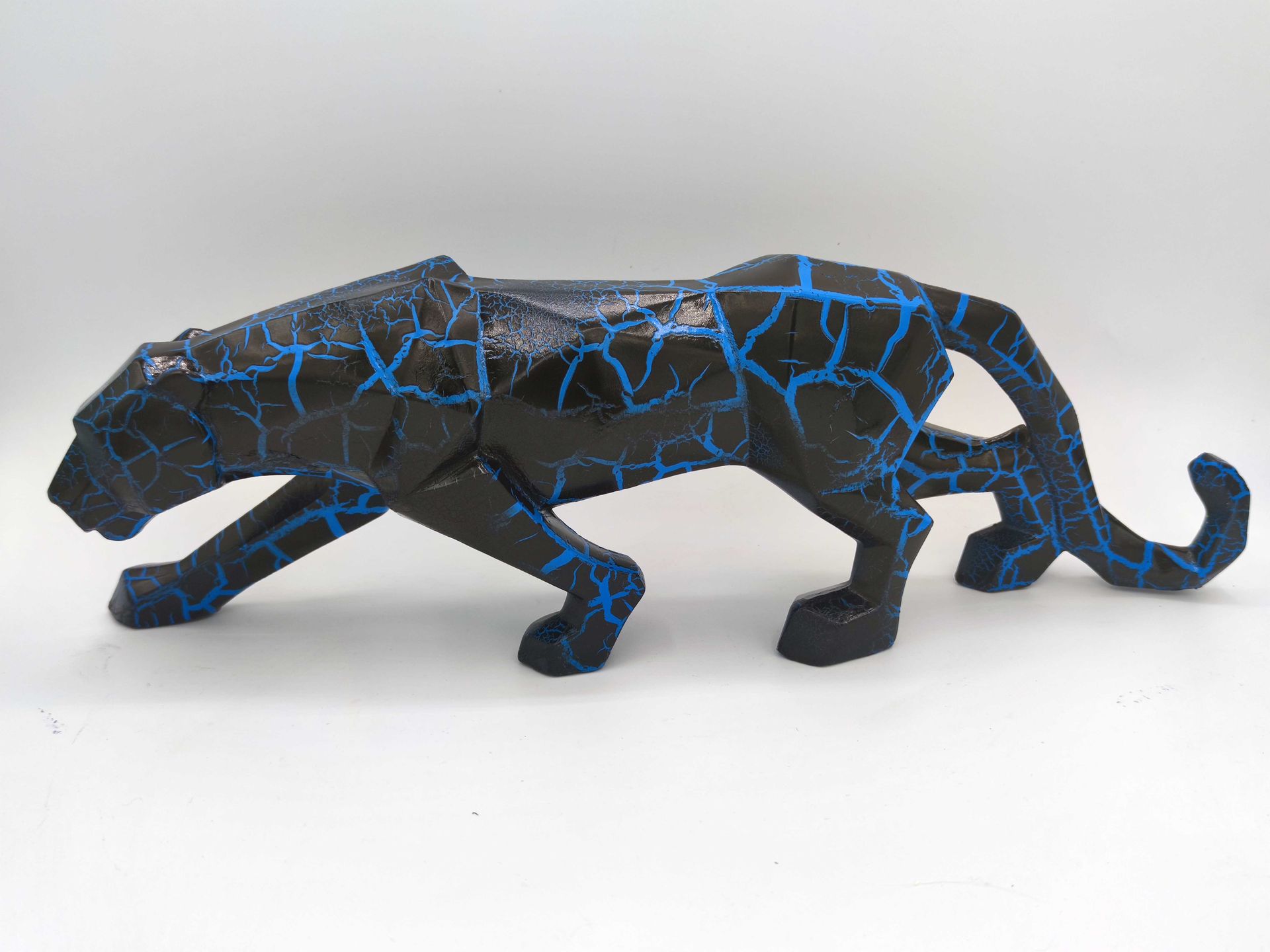 DED2008 DED2008 Panthère Crackle black and blue, 2021 Resin Sculpture Acrylic in&hellip;