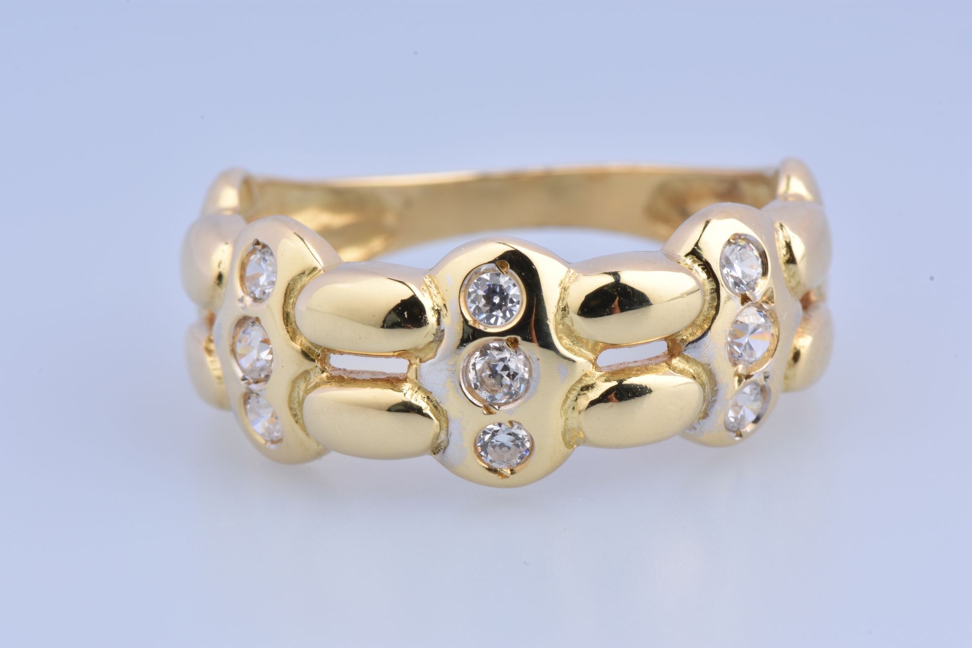 Bague en or jaune 18 carats ornée de 9 oxydes de Zirconium Vintage-Ring aus 18 K&hellip;