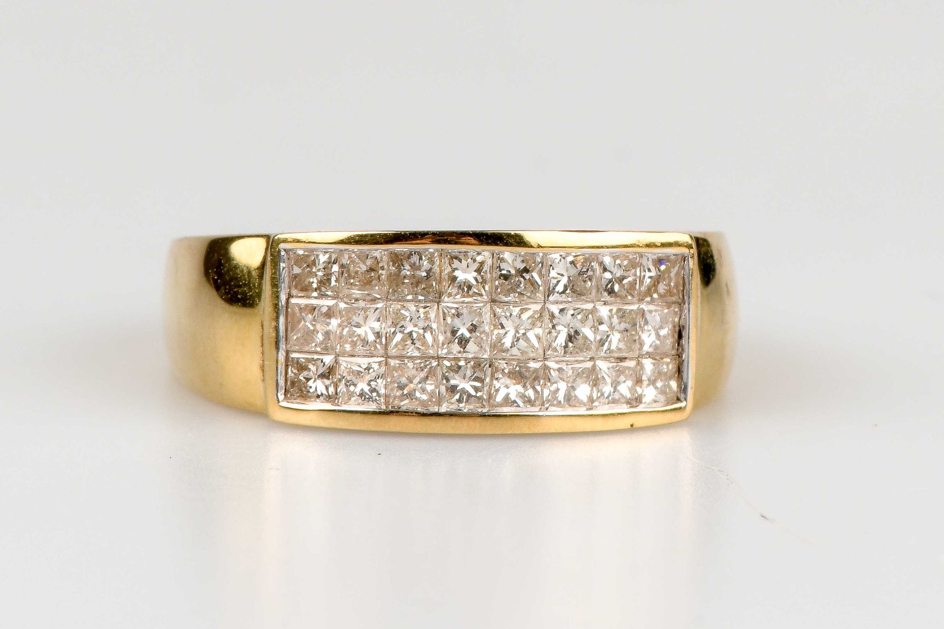 Bague en or jaune 18 carats ornée de 24 diamants baguettes 18K黄金戒指，镶有24颗长方形钻石，共1&hellip;