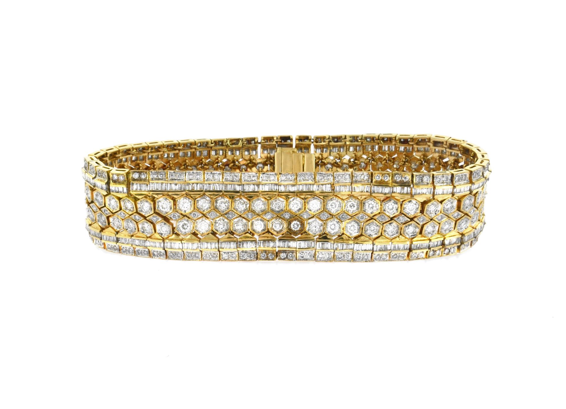 Important bracelet diamants souple et articulé en or jaune 18 carats pavé de 350&hellip;