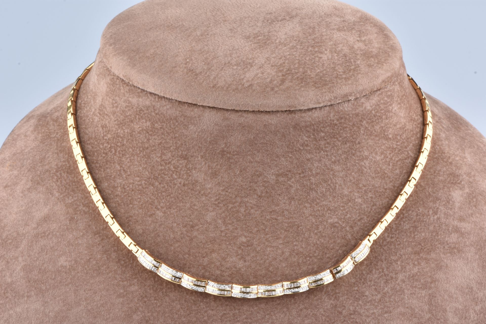 Collier en or jaune 18 ct orné de 105 diamants Collar de oro amarillo de 18 ct (&hellip;