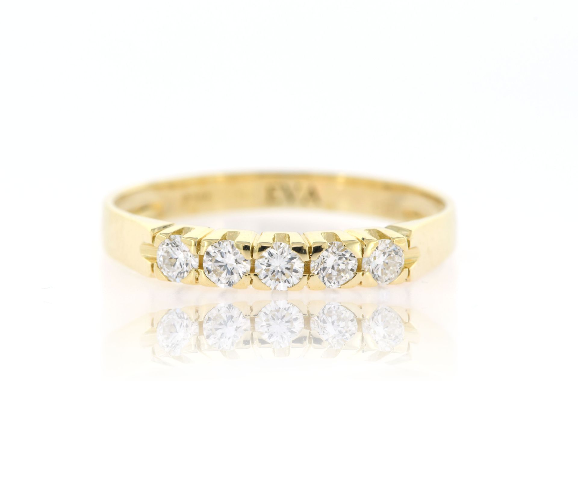 Bague en or jaune massif 18 carats ornée de 5 diamants de synthèse ronds brillan&hellip;