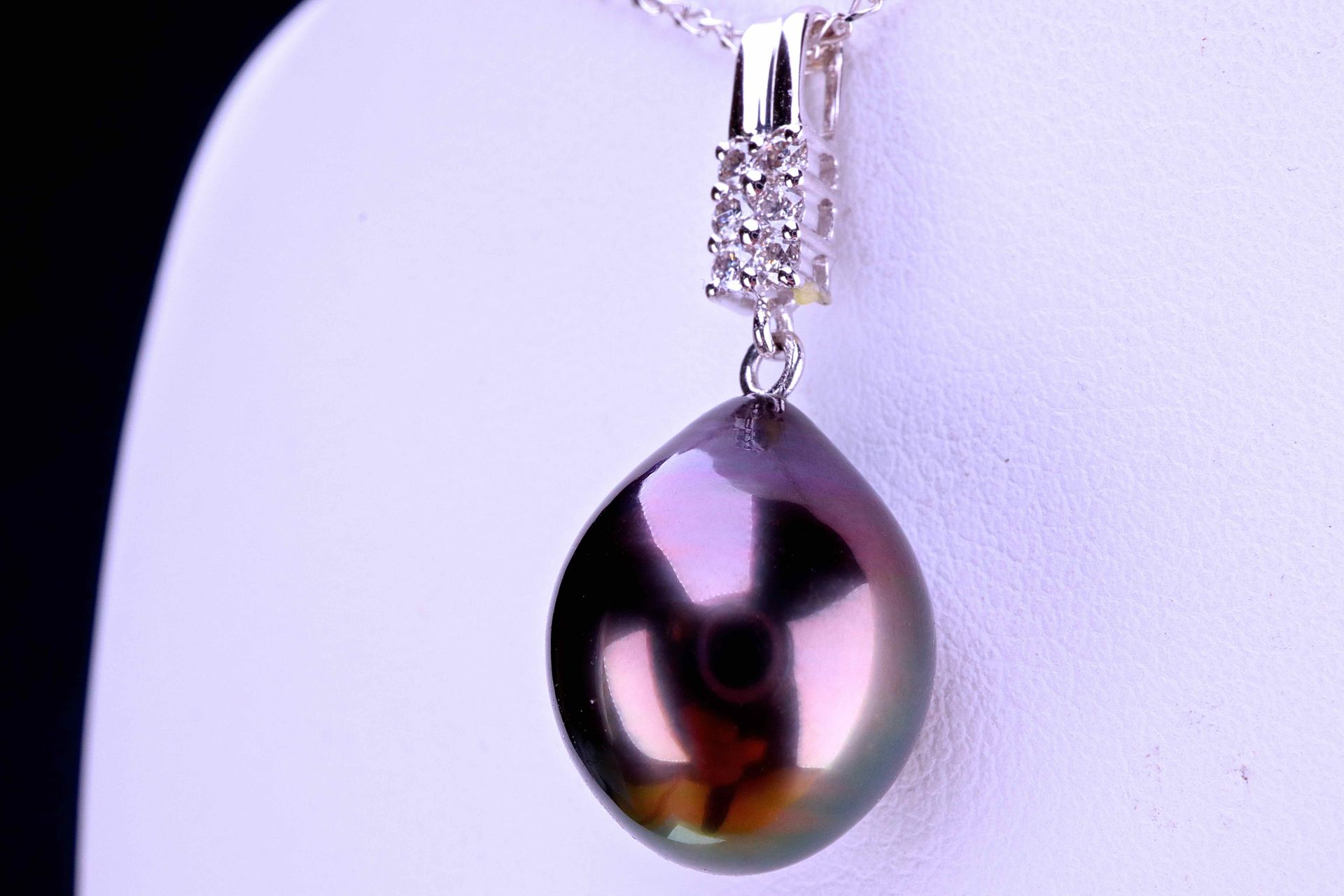 Collier or blanc 18 kt, perle de Tahiti et diamants Necklace / pendant and chain&hellip;