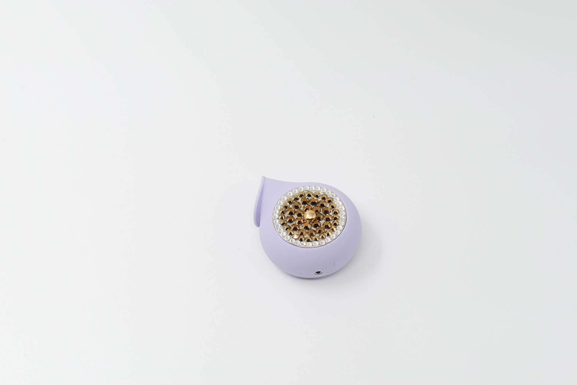 LELO x On Aura Tout Vu Paris Limited Edition 
LELO SILA Lilac, revisited by On A&hellip;