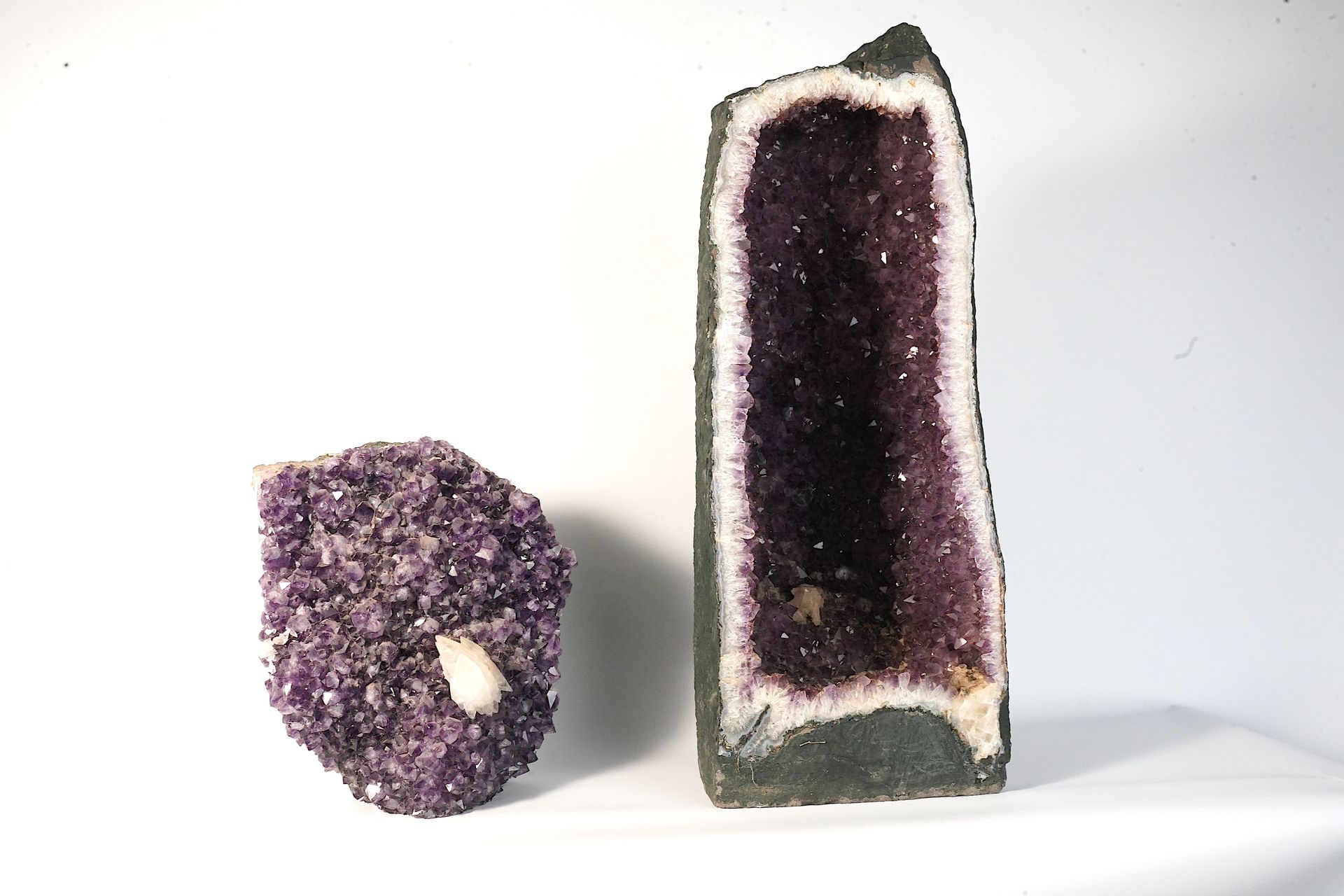 Null Two blocks of amethyst. 63 x 22 cm and 30 x 25 cm.