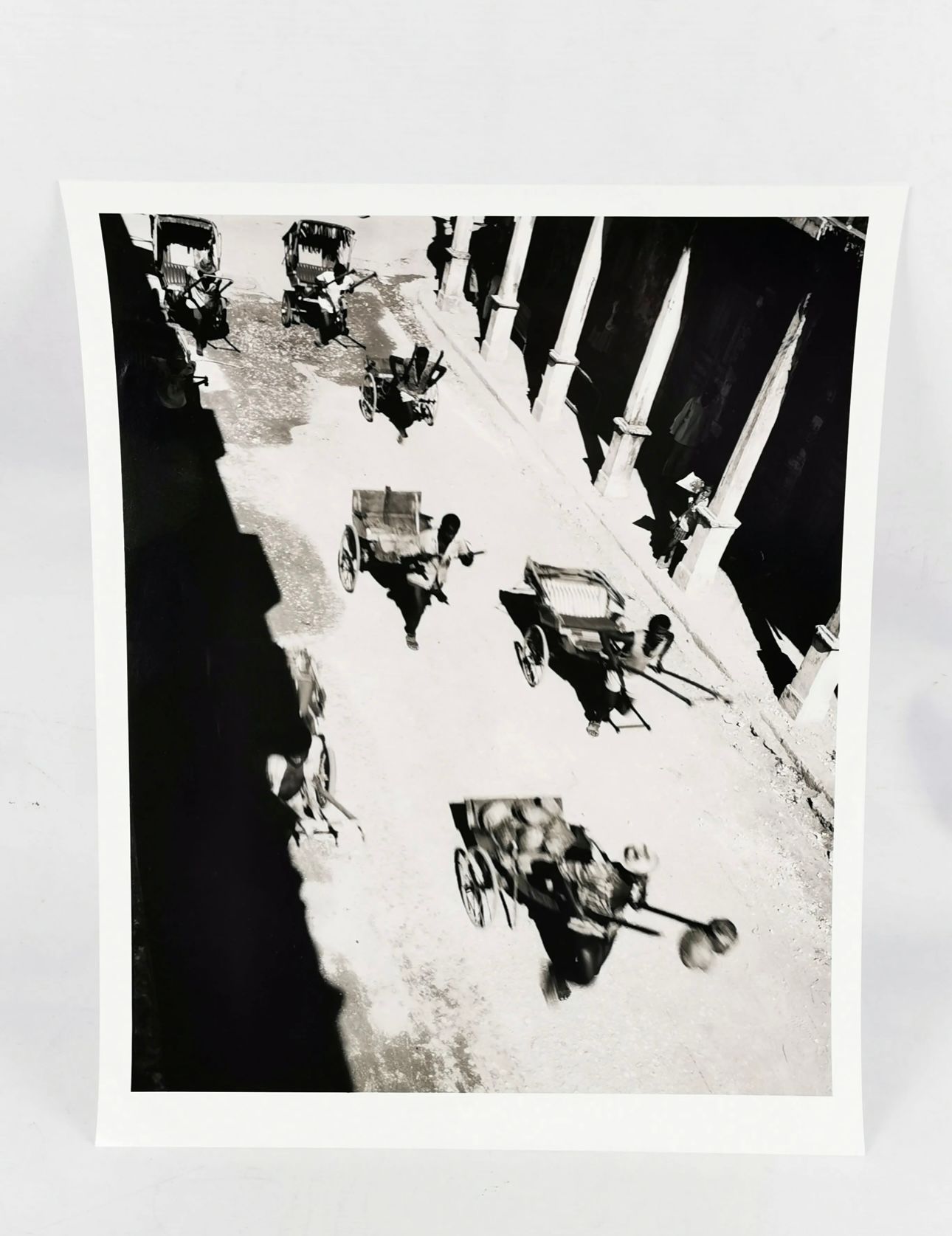 Null 吉安-保罗-巴比里（生于1938年）。手推车。马达加斯加。黑白摄影作品，50 x 40厘米。从艺术家那里获得。