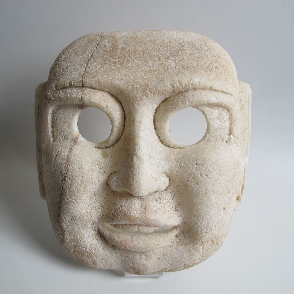 Den fremmede grafisk Møntvask CENTRAL AMERICA. Mask of Olmec tradition. Translucent al… | Drouot.com
