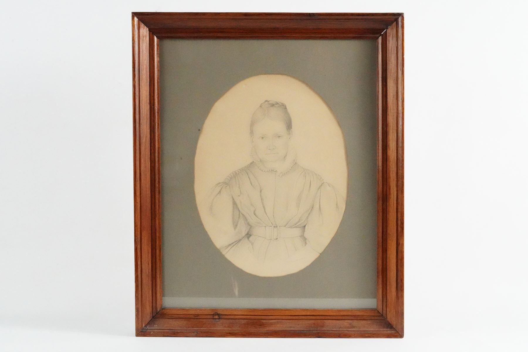 Null 索菲-克里姆拉斯（Sophie Klimrath）。露易丝-亨里特-舍尔茨的肖像。铅笔（椭圆形视图）。30 x 22厘米。天然木框。