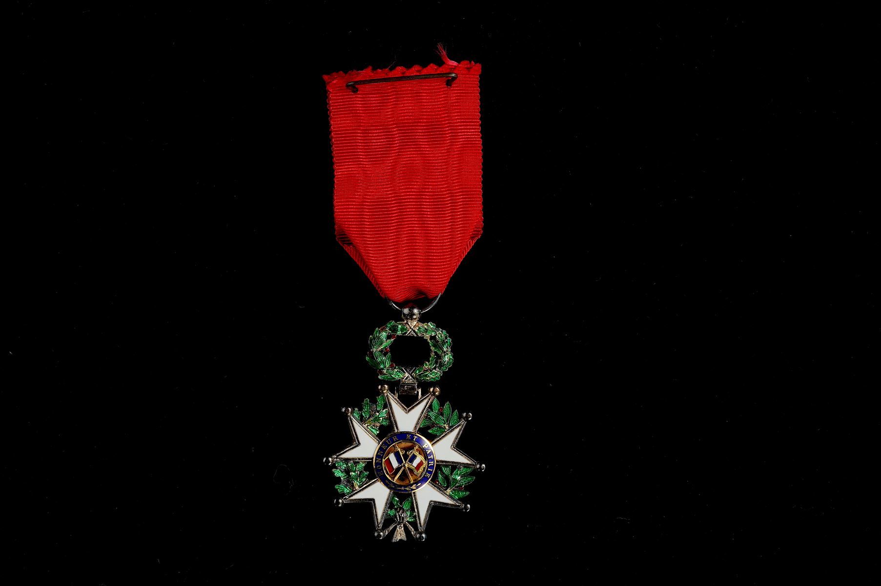 Null ETOILE DE CHEVALIER de l'ordre de la Légion d'Honneur. IVe République. Ecri&hellip;