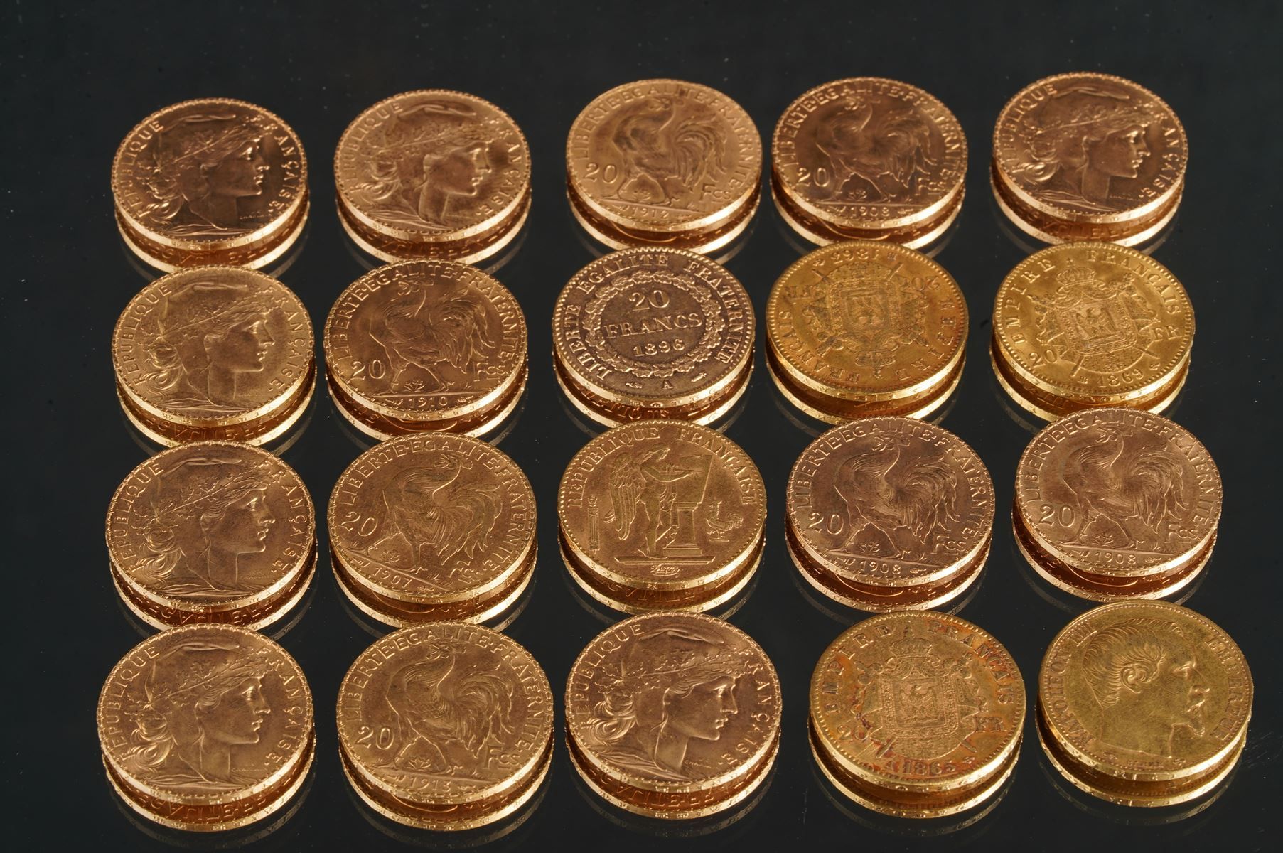 Null LOT OF TWENTY 20 franc gold coins.