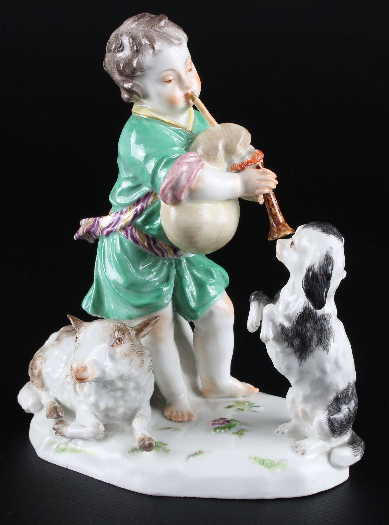 Meissen Junge mit Dudelsack, boy with bagpipe, Porcelaine, marque d'épée 1er cho&hellip;