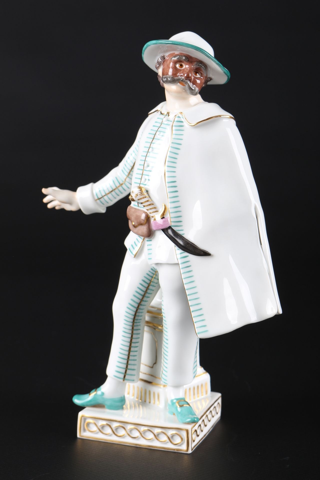 Meissen Brighella aus der Commedia dell'Arte, porcelain figure, Porcelaine, épée&hellip;