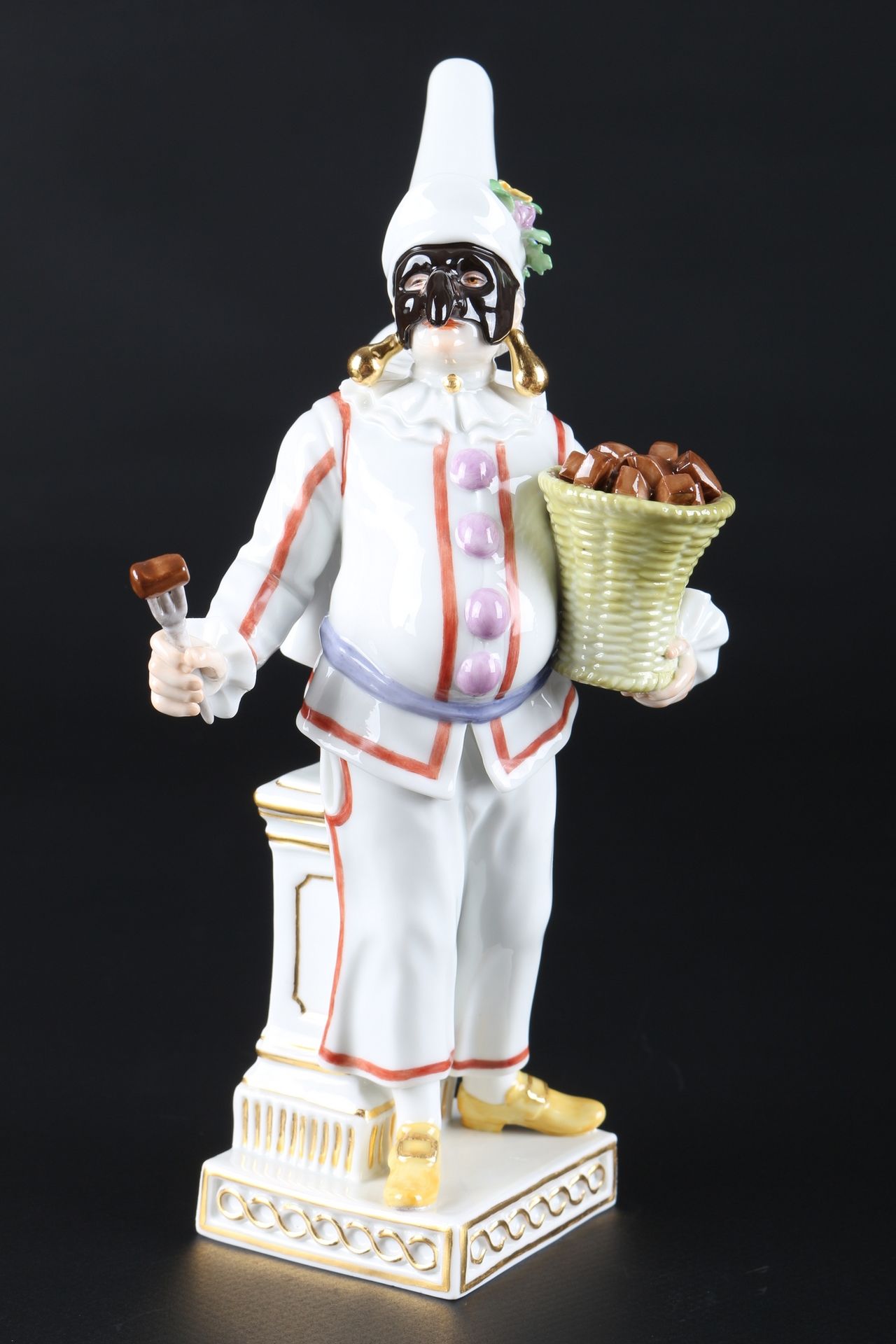 Meissen Pulcinella aus der Commedia dell'Arte, porcelain figure, Porcelaine, épé&hellip;