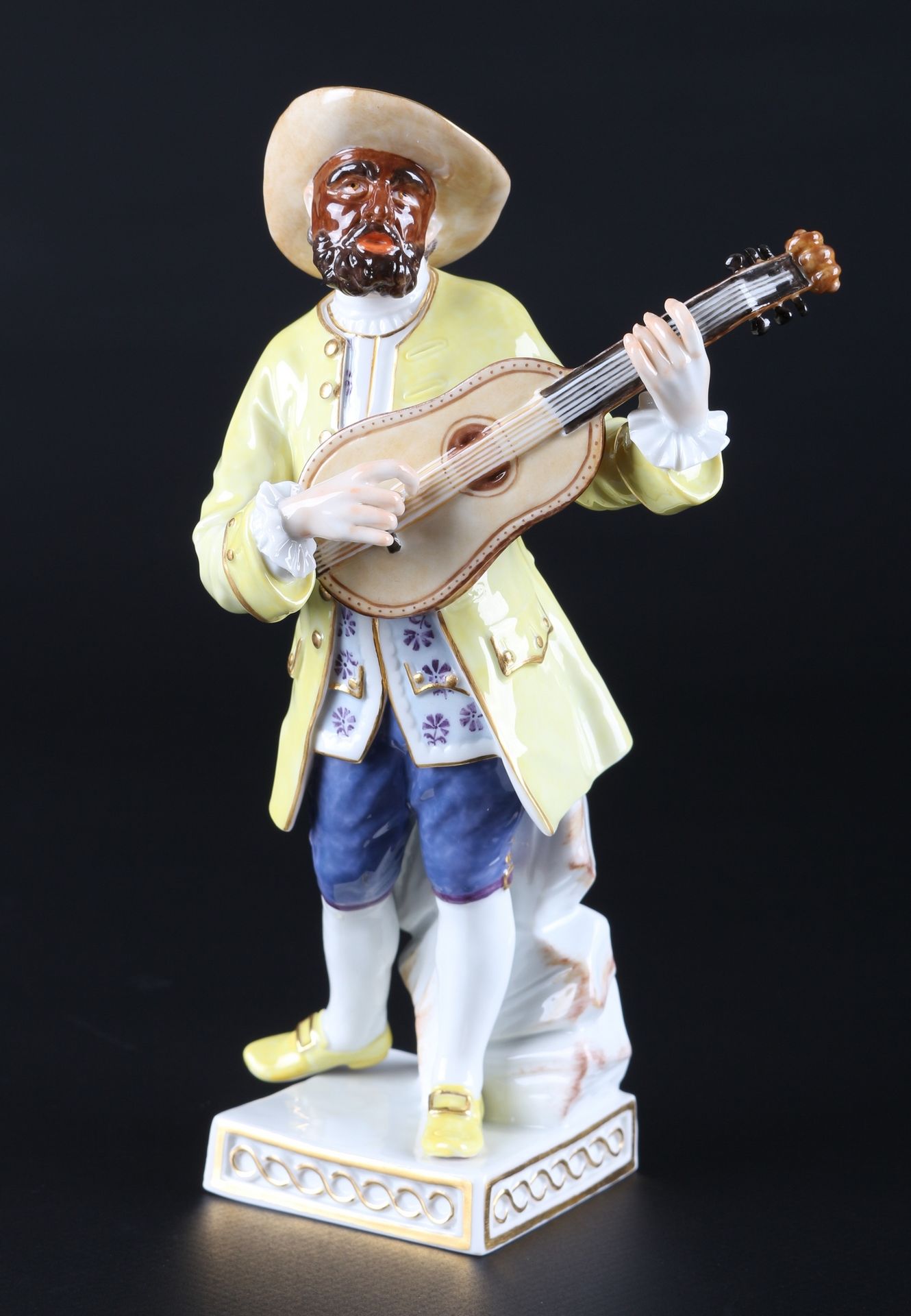 Meissen Boaro aus der Commedia dell'Arte, porcelain figure, Porcelaine, épée ble&hellip;