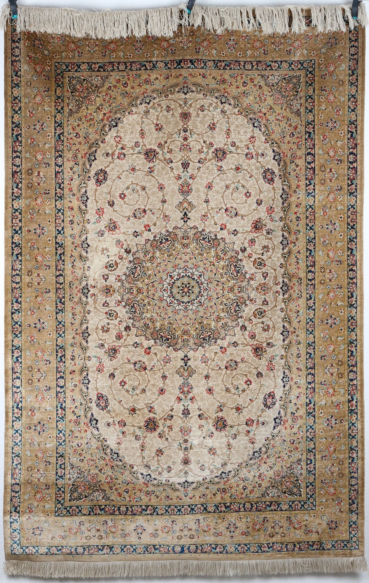 Ghom Seidenteppich, silk carpet, Soie sur soie, L 203 cm x l 132 cm, noeuds/m² e&hellip;