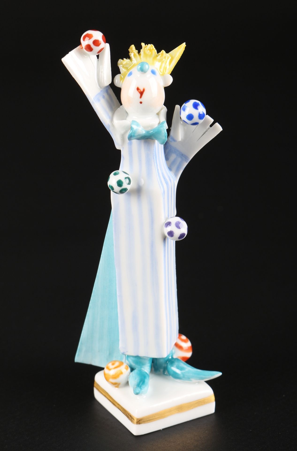 Meissen Jongleur mit Bällen Peter Strang, porcelain juggler figure, Porcelaine, &hellip;