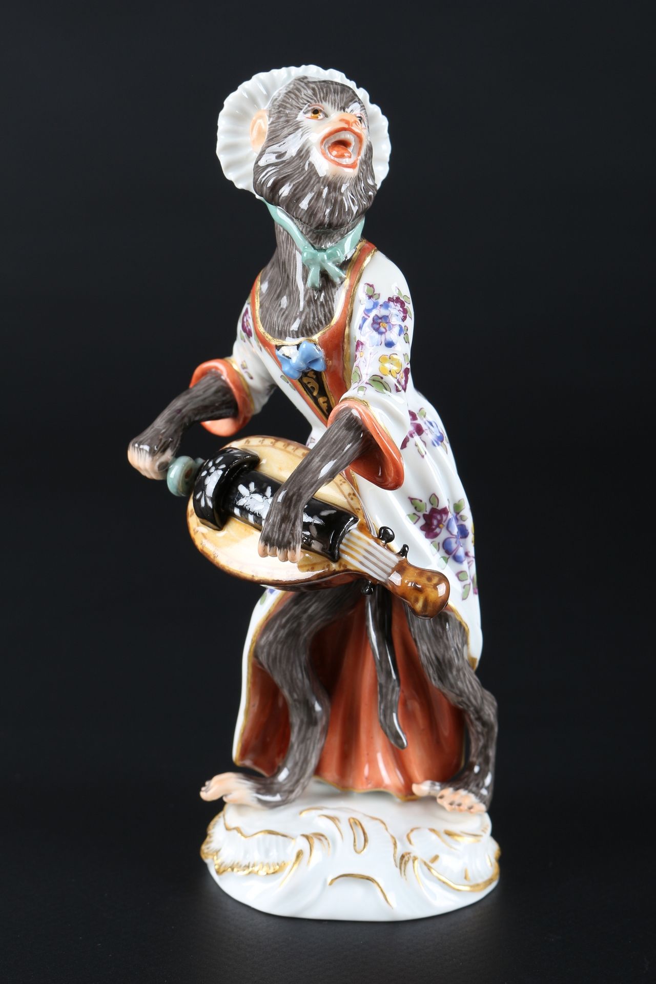 Meissen Drehleierspielerin aus der Affenkapelle, hurdy gurdy player monkey chape&hellip;