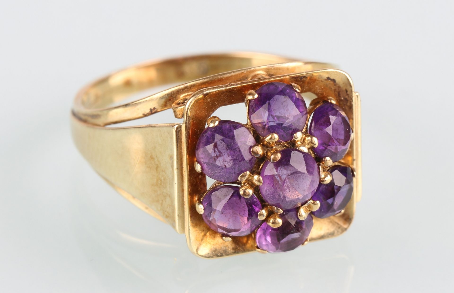 585 Goldring mit Amethysten, 14K gold Amethysts ring, GG 585/000黄金配7颗紫水晶，印有585，尺&hellip;
