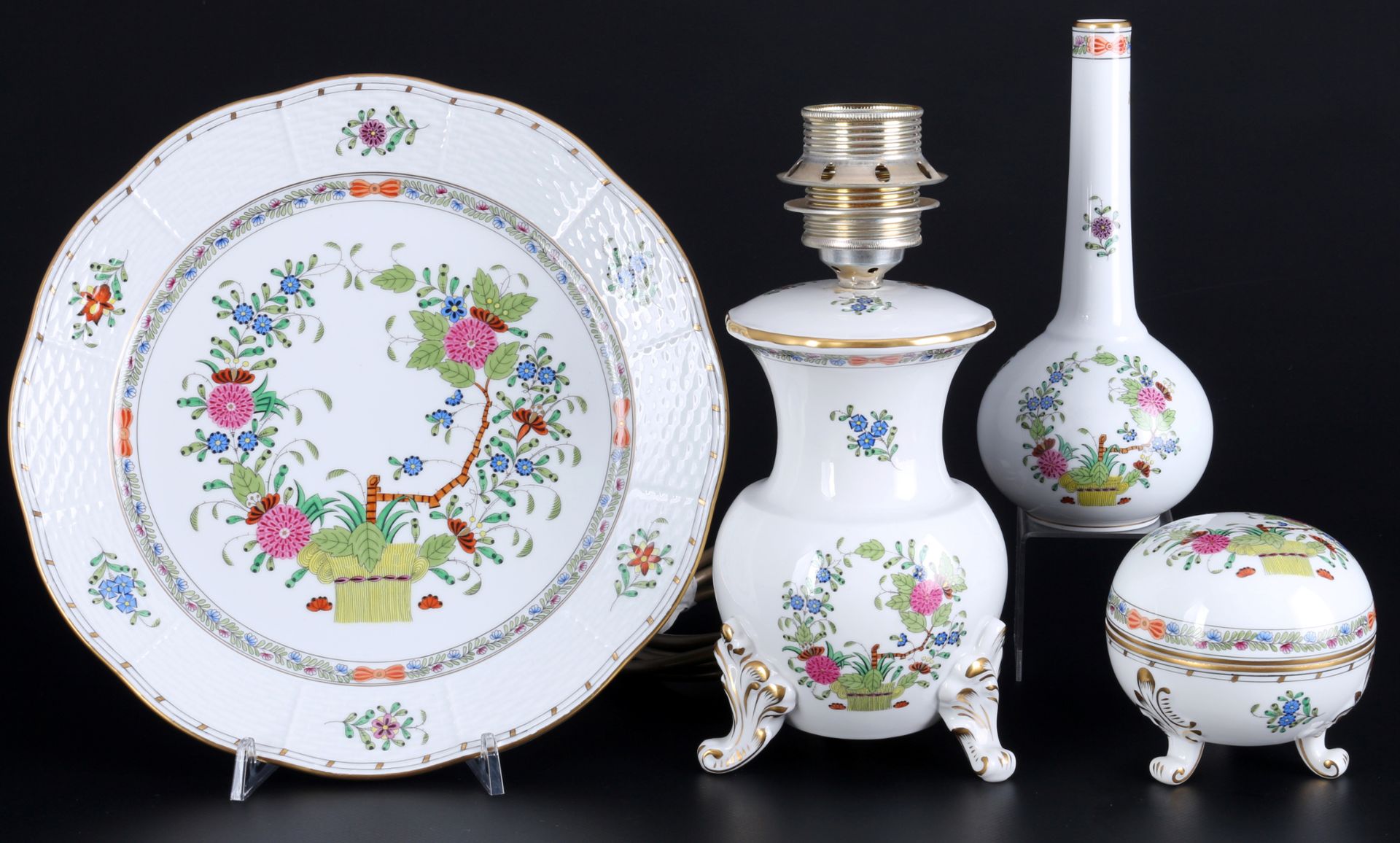 Herend Fleurs des Indes Bunt 4-teiliges Porzellanlot, 4-piece porcelain lot, Por&hellip;