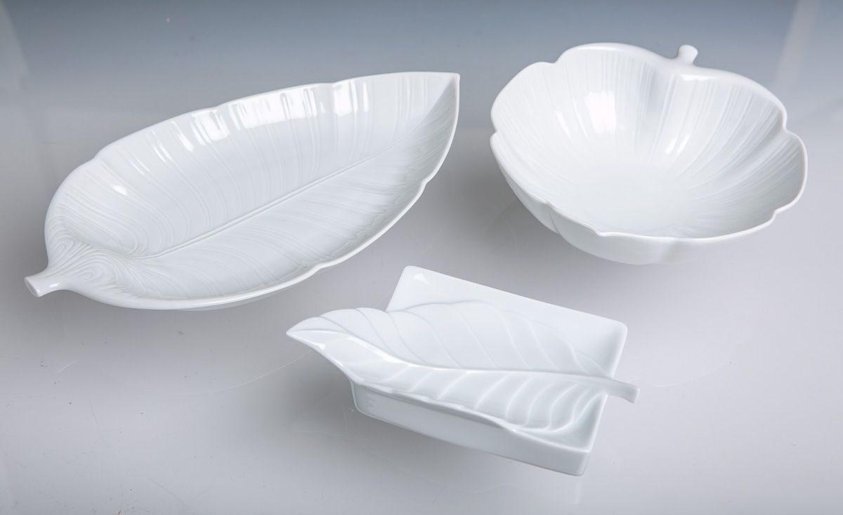 Null 一套3个叶子碗，白瓷，包括：1个Rosenthal（约4 x 16 x 9厘米），2个Hutschenreuther（1个约4 x 26.5 x 14&hellip;