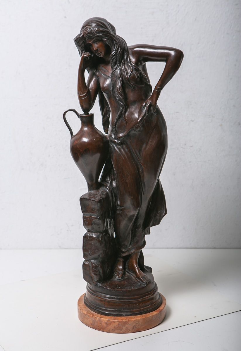 Null Artiste inconnu (20e siècle), grande statue en bronze "Rebecca", signature &hellip;
