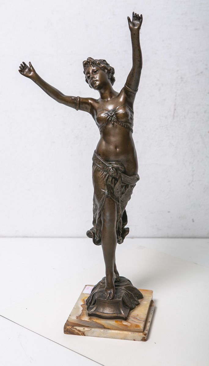 Null Artiste inconnu (Art Nouveau, vers 1900), figure de danseuse orientale, fon&hellip;