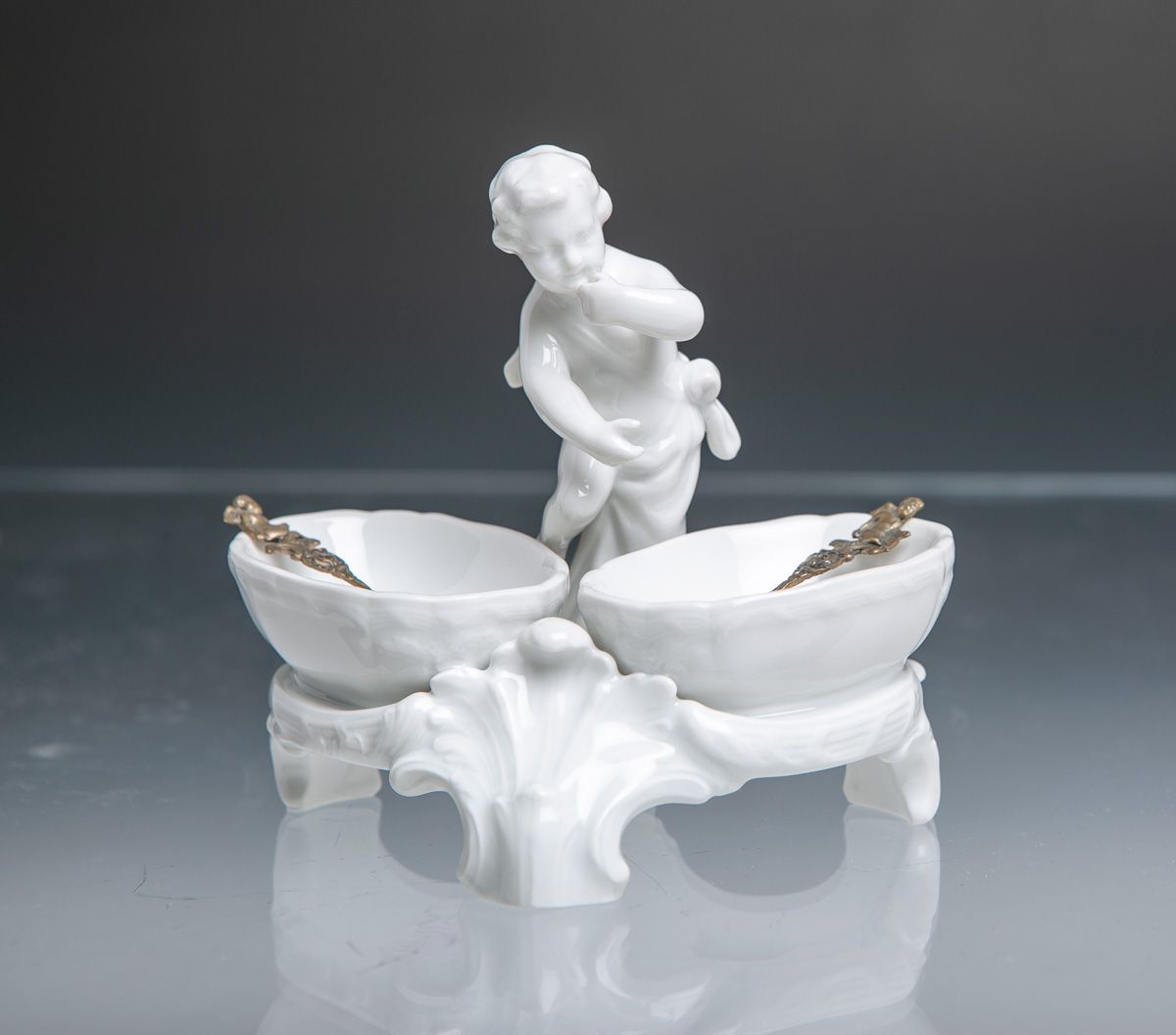 Null Salière rocaille avec pots. Putto (KPM Berlin), porcelaine blanche, env. 10&hellip;