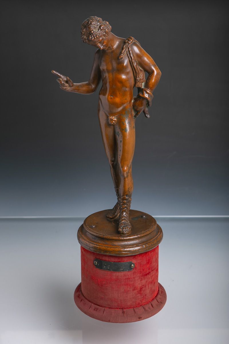 Null Artiste inconnu (19e s.), représentation de Narcisse, bronze, monté sur un &hellip;