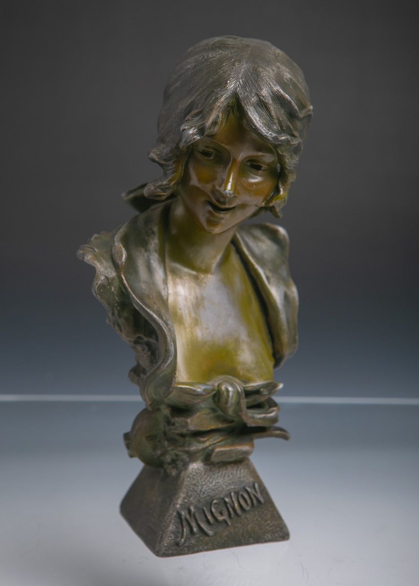 Null Artiste inconnu (Art Nouveau, vers 1900), buste de femme "Mignon", zinc mou&hellip;