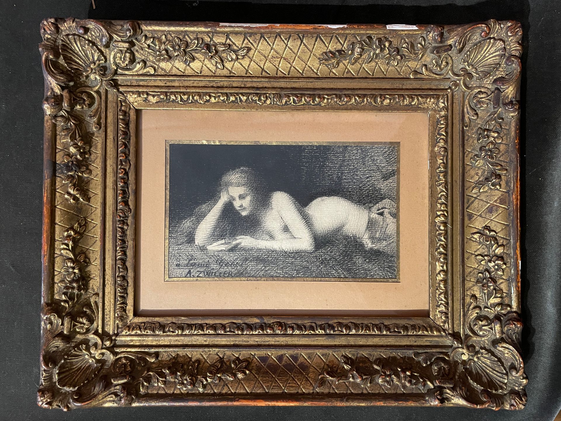 Null 奥古斯丁-茨威勒 (1850 - 1939)

躺着看书的年轻女子

炭质

9.5 x 16.5 厘米

左下角有签名和献词 "致朋友Gebel
