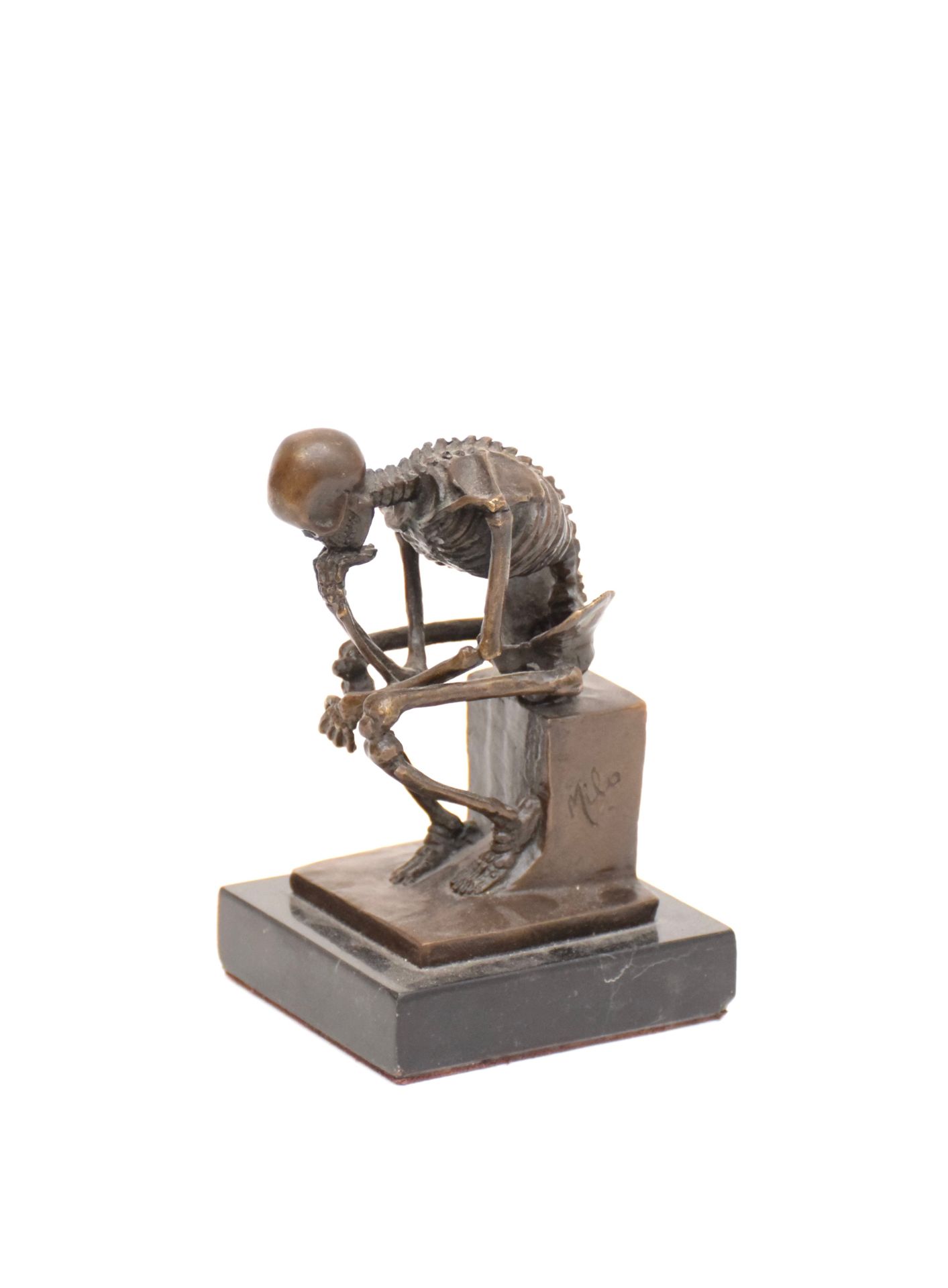 Null MILO

Bronze représentant un squelette d'après le "Penseur" de Rodin

Signé&hellip;