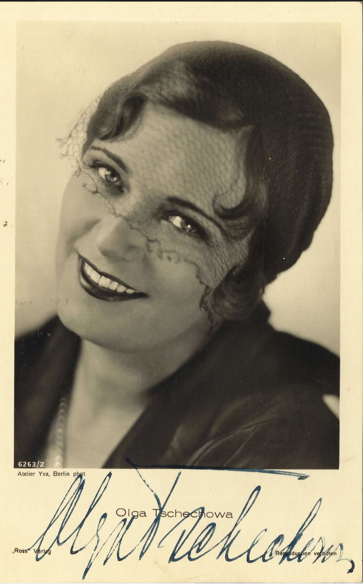 Null TCHEKOV Olga (1897-1980), attrice - Autografo
Tre ritratti fotografici, aut&hellip;