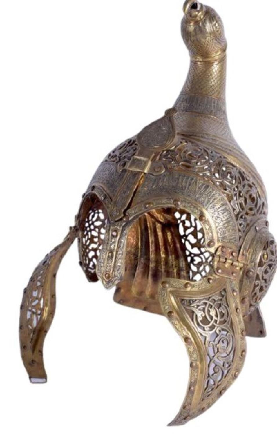 Null Casque islamique d'Asie centrale du 19ème siècle avec feuillage ouvert et i&hellip;