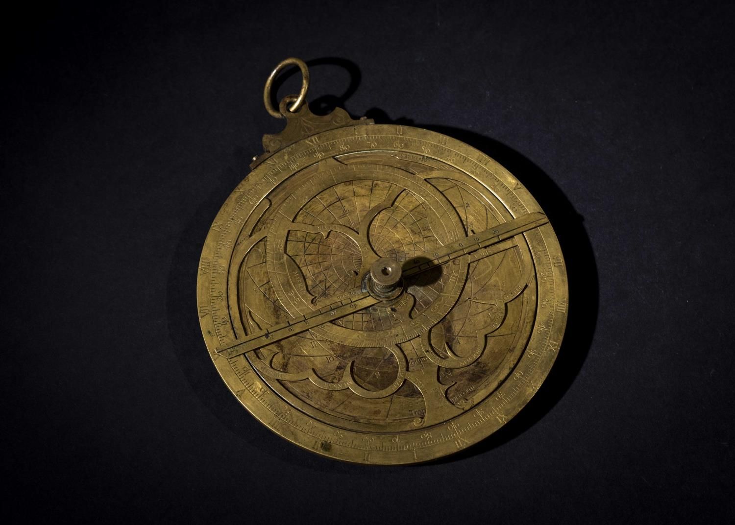 Null A EUROPEAN ASTROLABE 19TH/20TH CENTURY
 
 Von typisch kreisförmiger Form, b&hellip;