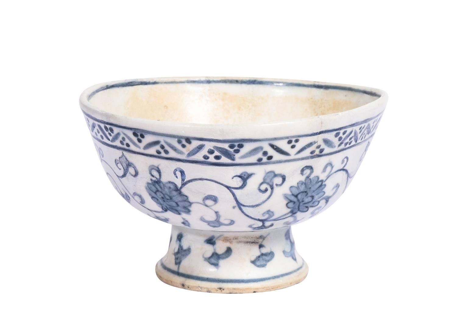Null A EARLY FOOTED IZNIK BLUE & WHITE FLORAL BOWL, CIRCA 1520-1530, 16TH CENTUR&hellip;