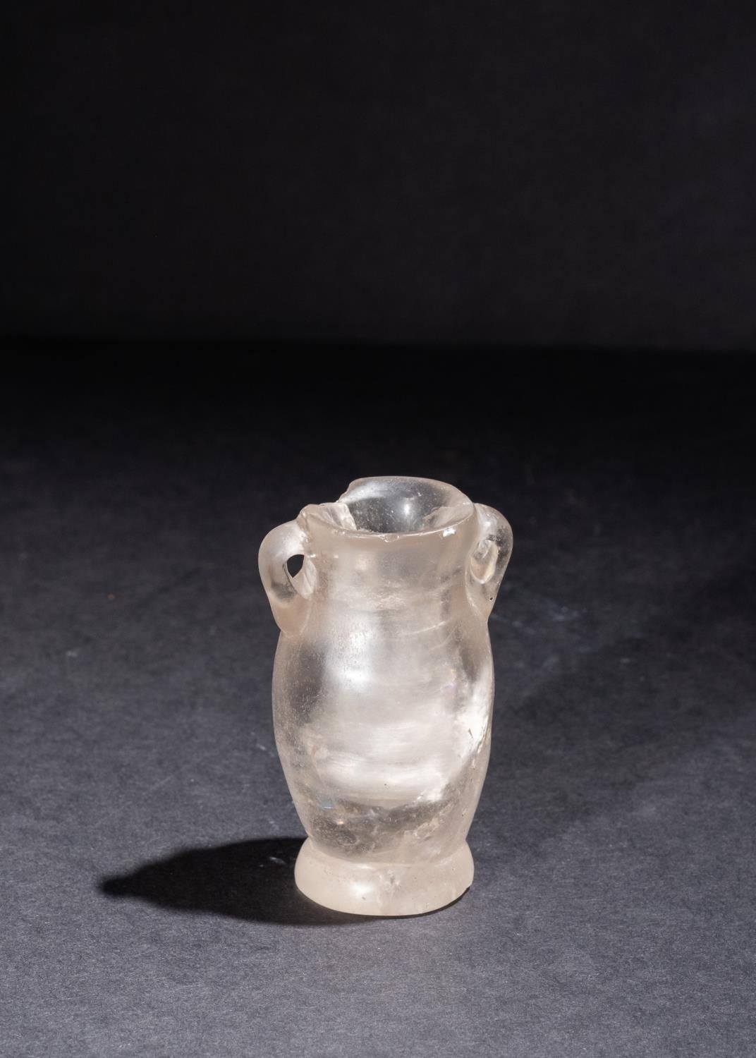 A ROCK CRYSTAL COSMETIC JAR, PROBABLY ROMAN OR LATER 石头水晶化妆品罐，可能是罗马或后期的
 
 高度：6.&hellip;