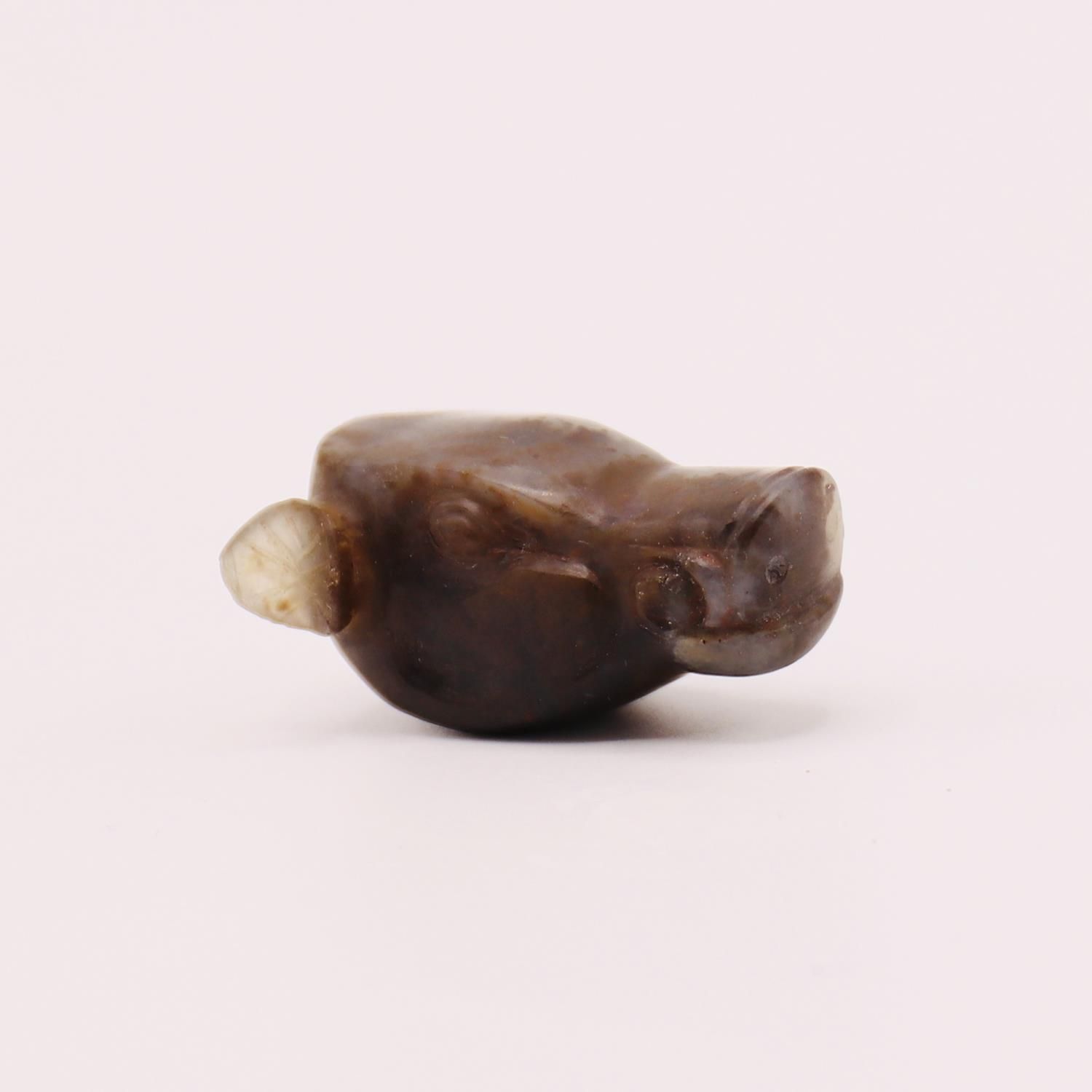 A GREEK AGATE COW HEAD AMULET, 5TH CENTURY A.D. OR LATER GRIECHISCHES KUHKOPF-AM&hellip;