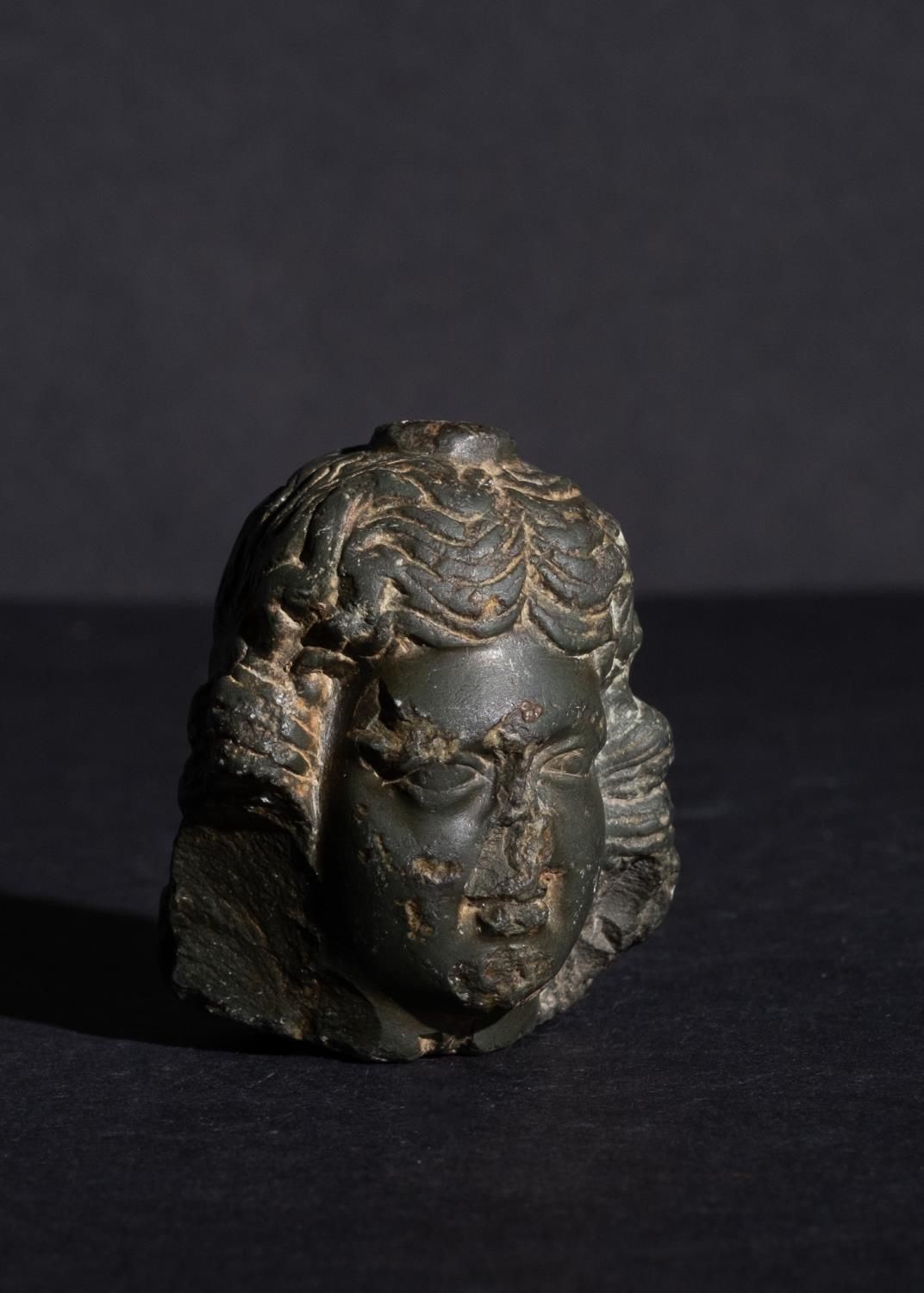 LATE ROMAN PERIOD SCHIST STONE HEAD BUST OF A NOBLEMAN 250- 450 AD SPÄTERE RÖMIS&hellip;