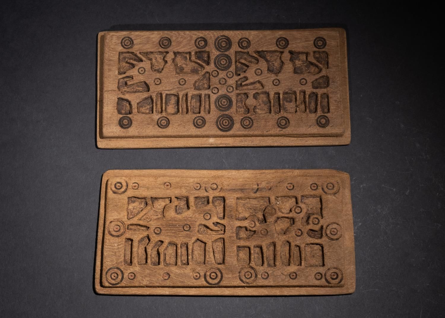 TWO COPTIC EGYPTIAN WOODEN PANELS CIRCA 4TH-7TH CENTURY DEUX PANNEAUX DE BOIS CO&hellip;