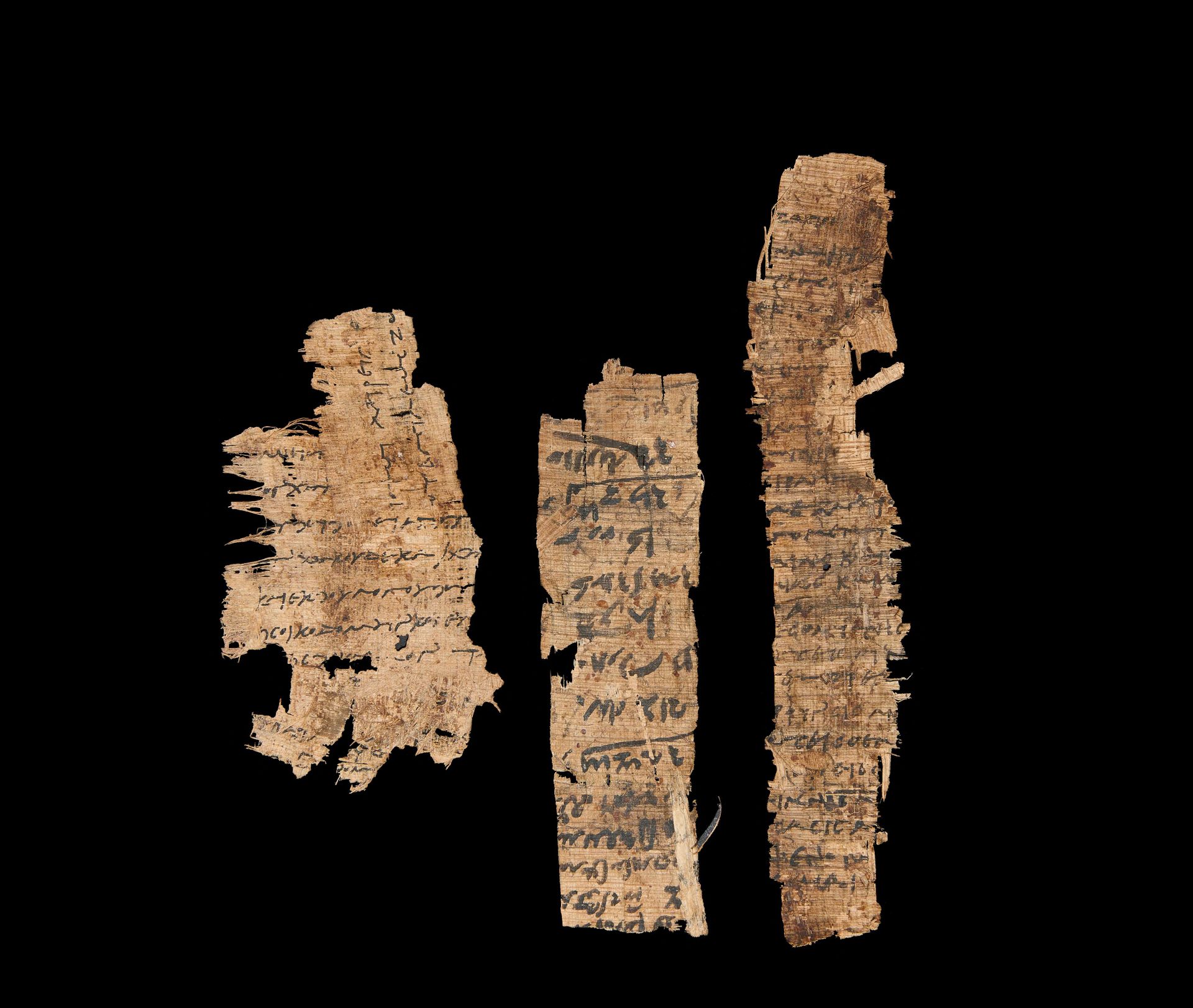 THREE PAPYRUS FRAGMENTS, IN COPTIC and ARABIC, CIRCA 7TH CENTURY TRES FRAGMENTOS&hellip;