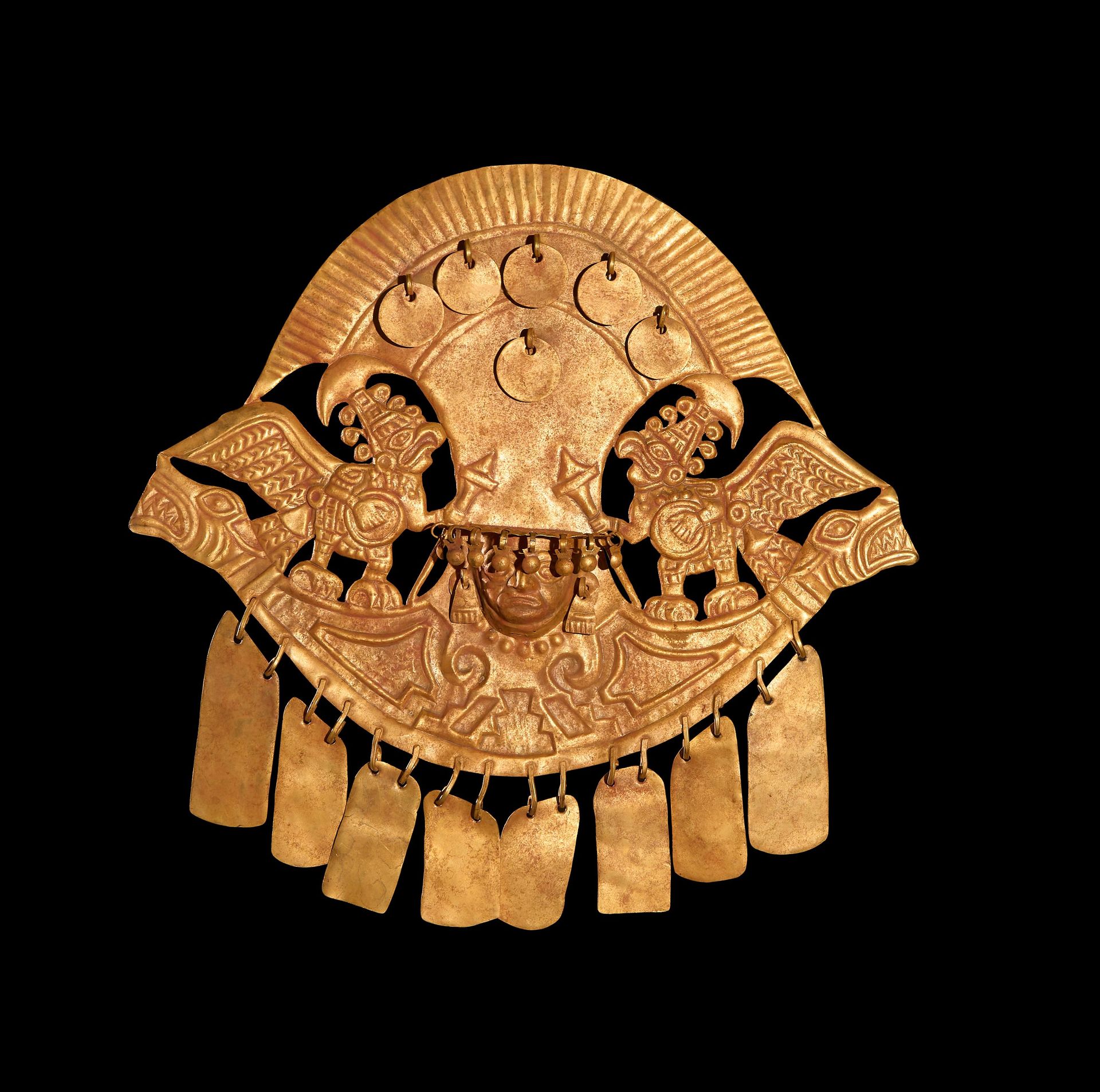 A GOLD MOCHE ORNAMENTAL MASK, CIRCA 6TH-7TH CENTURY, PERU UNA MÁSCARA ORNAMENTAL&hellip;