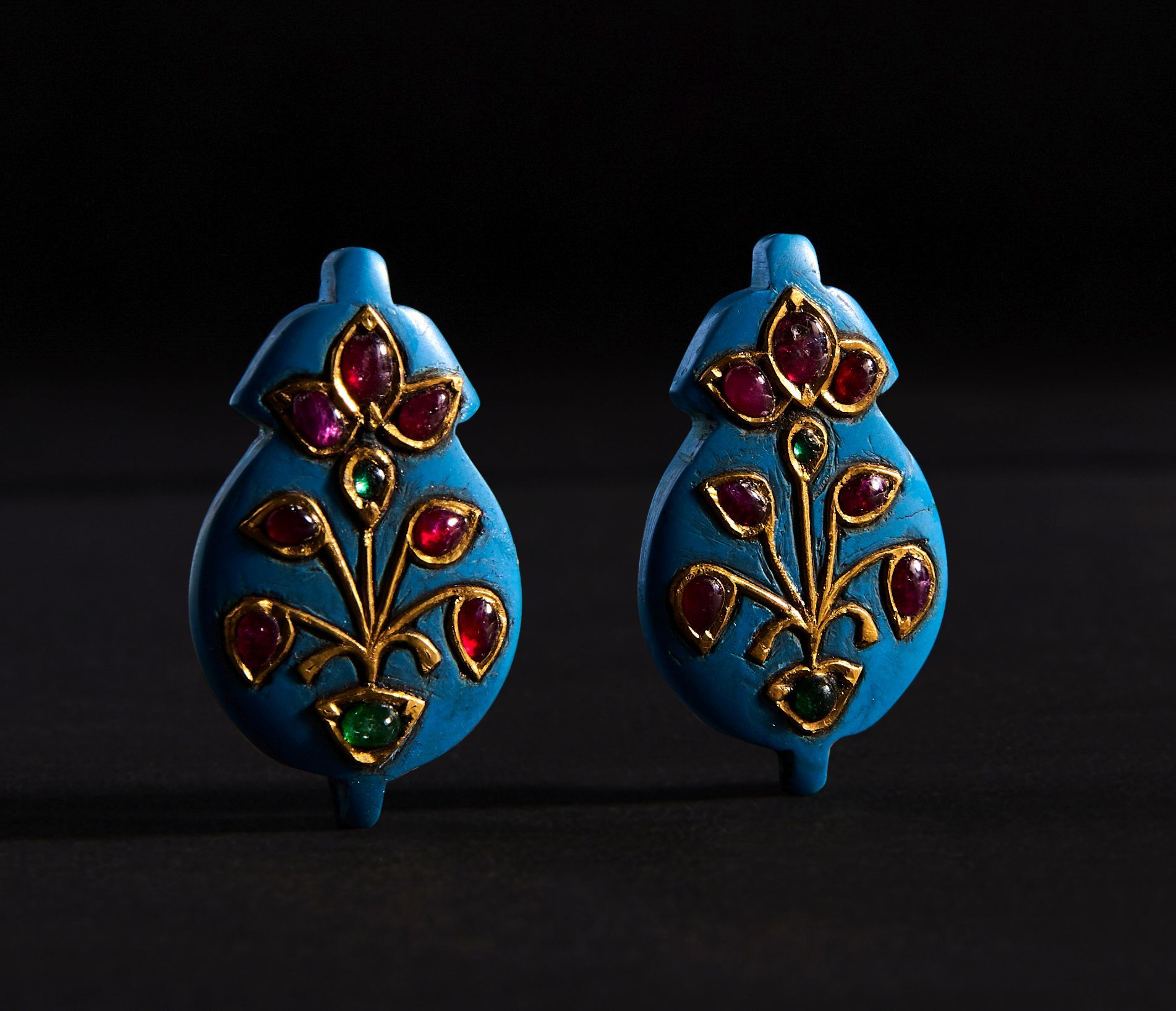 A PAIR OF TURQUOISE GEM SET PENDANTS, INDIA, 19TH/20TH CENTURY A PAIR OF TURQUOI&hellip;