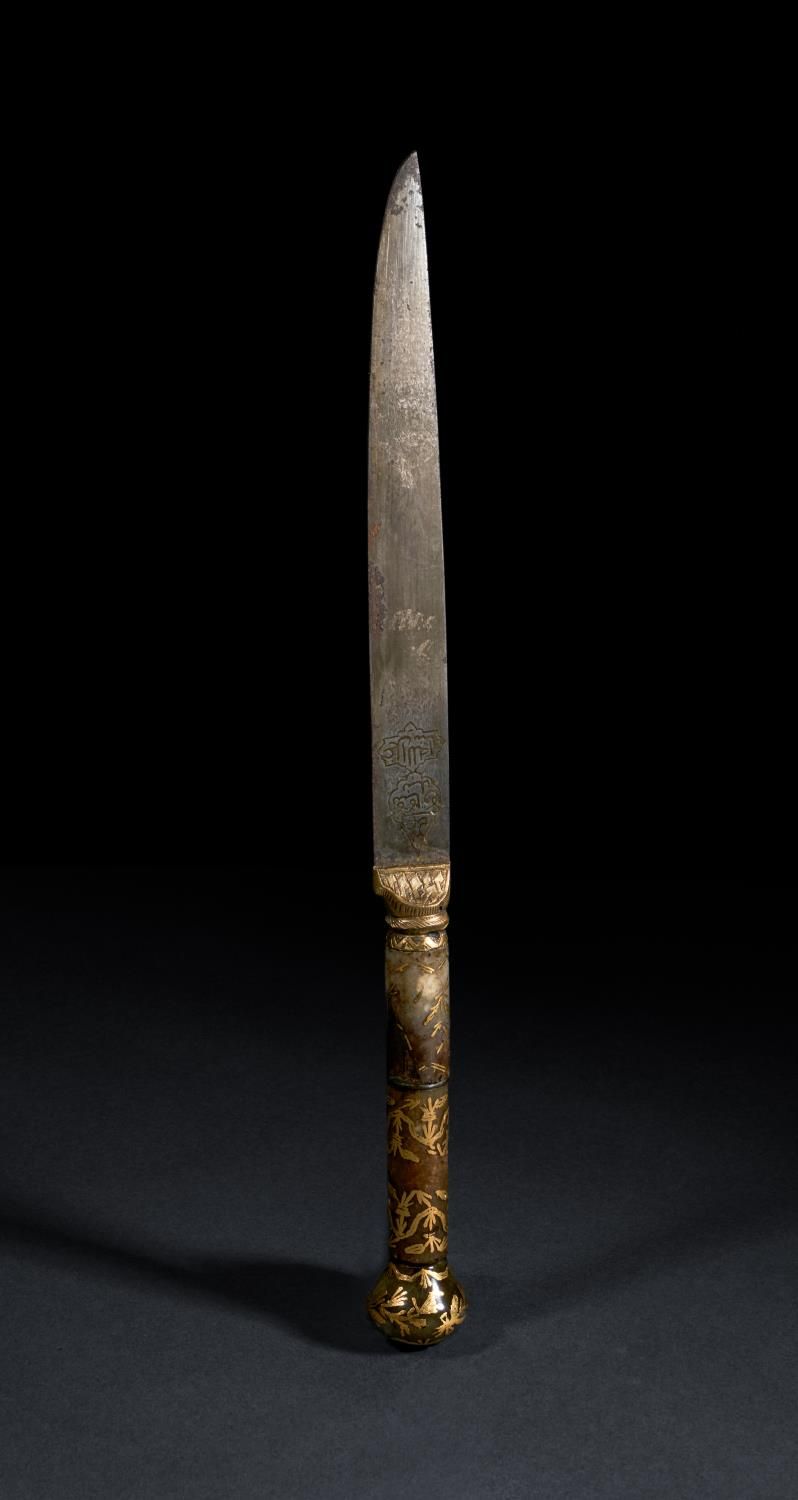 A JADE HILTED AND GOLD-DAMASCENED WATERED-STEEL DAGGER (KARD) 18TH CENTURY, PERS&hellip;