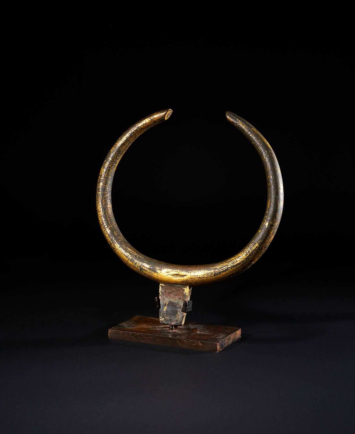 A RARE EARLY COPPER GILT (TOMBAK) ALAM, OTTOMAN TURKEY, 17TH CENTURY 罕见的早期铜镀金（To&hellip;