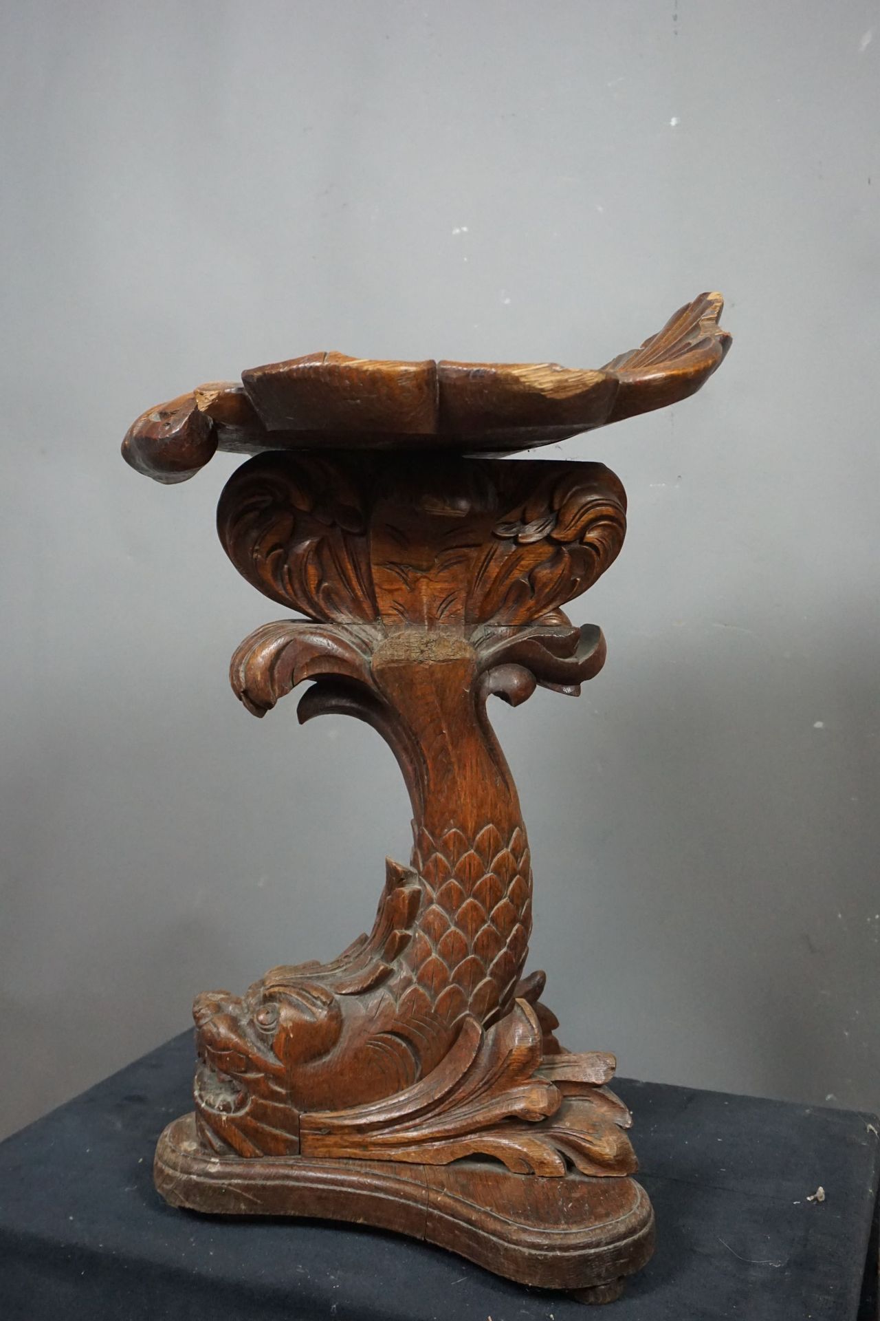 Null Tabouret with a rotating seat in the shape of a fish and shell H66