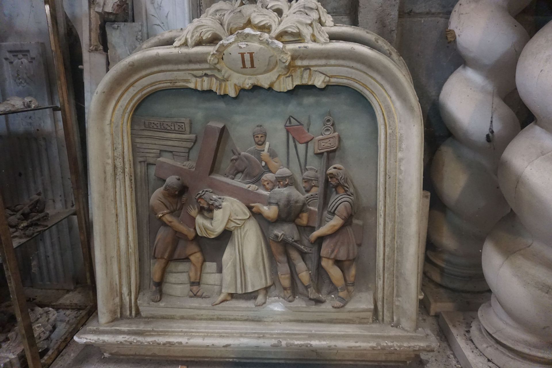 Pala d'altare in gesso policromo, Via Crucis H90X91