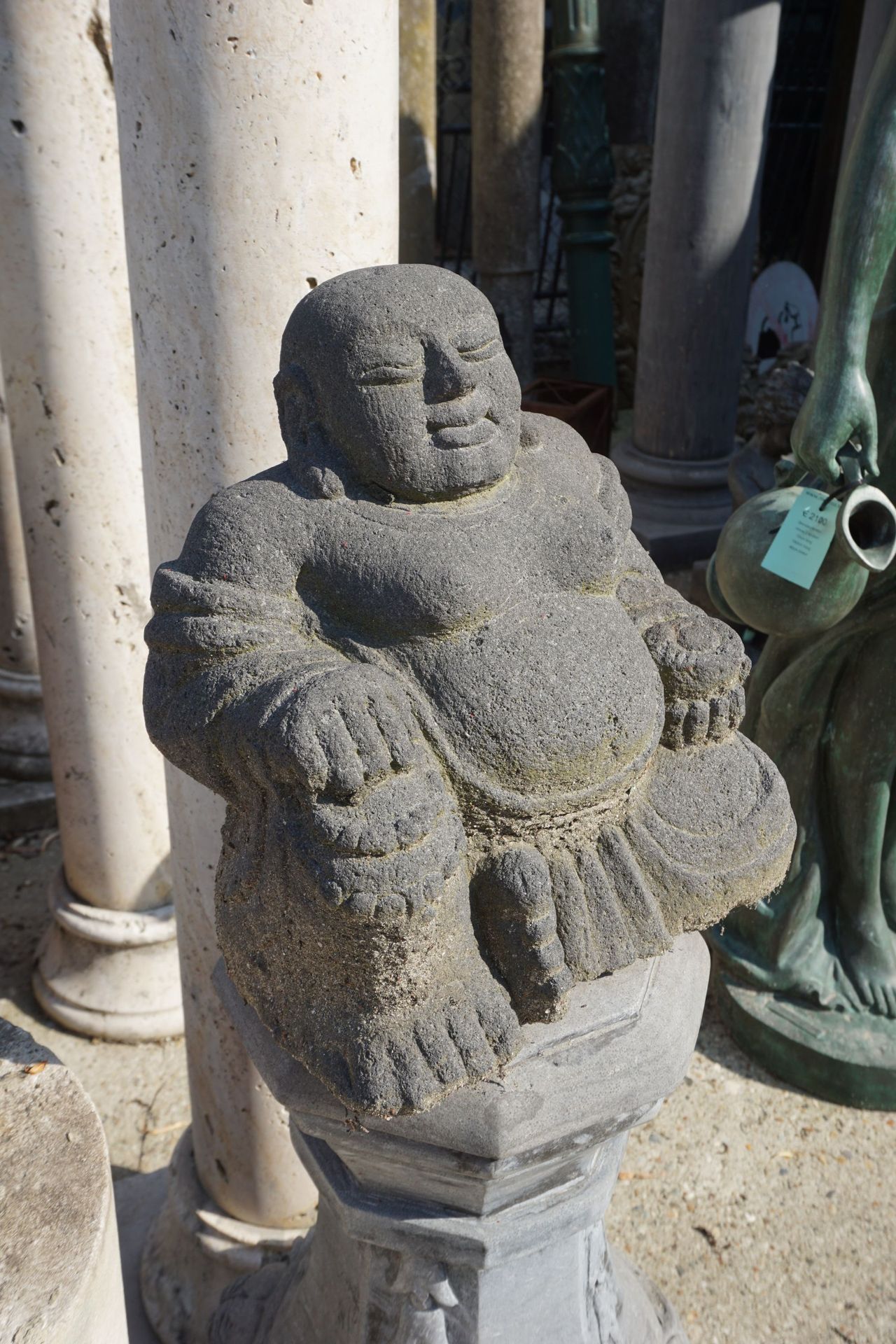 Buddha in stone H35