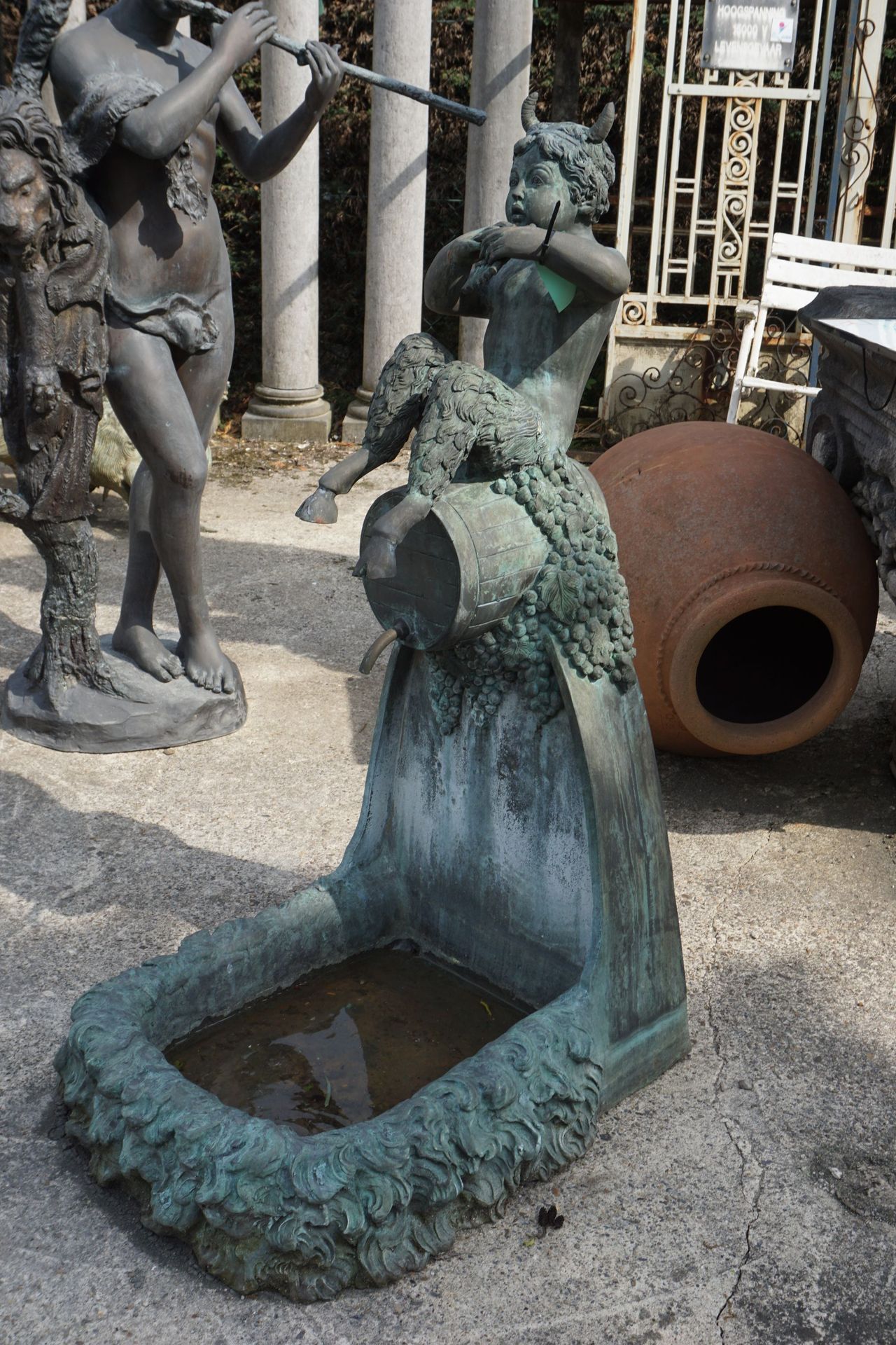 Fountain in bronze H125x75x58
